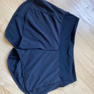 Speed Up Mid Rise Lined Shorts 4”